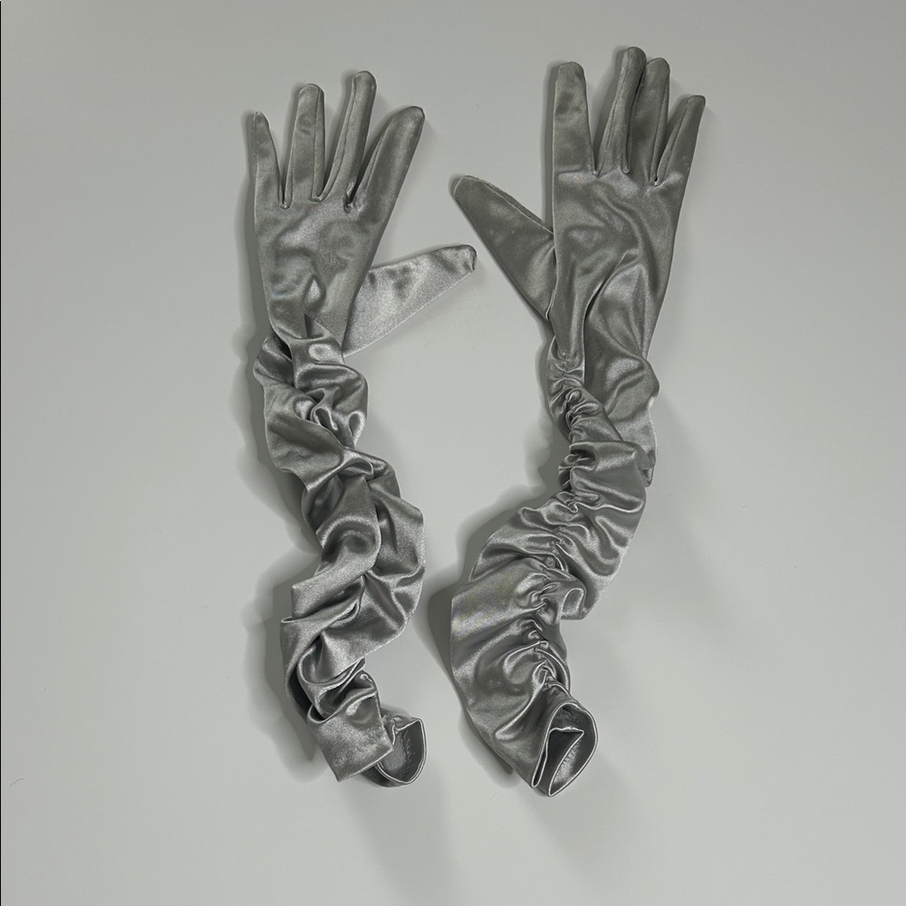 Elegant Silver Ruched Gloves